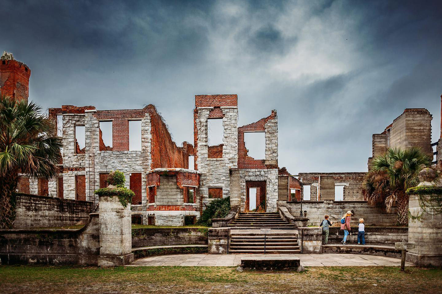 乔治亚州坎伯兰岛上的邓杰内斯废墟。图片由@september.dawn