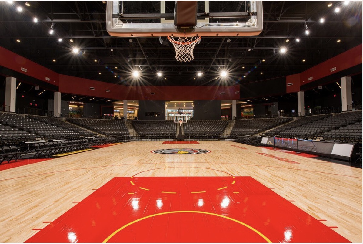 大学公园Gateway Center Arena的篮球场