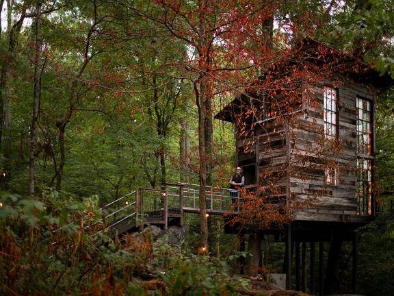 佐治亚州燧石族的树屋。摄影:Ben Galland